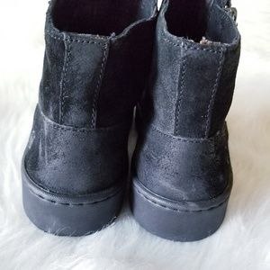 born scone sneaker boot